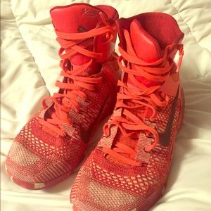Kobe 9 Elite Christmas edition.